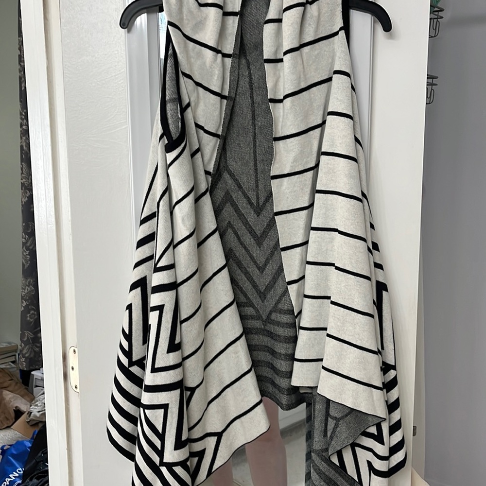 Merona new sweater, size large